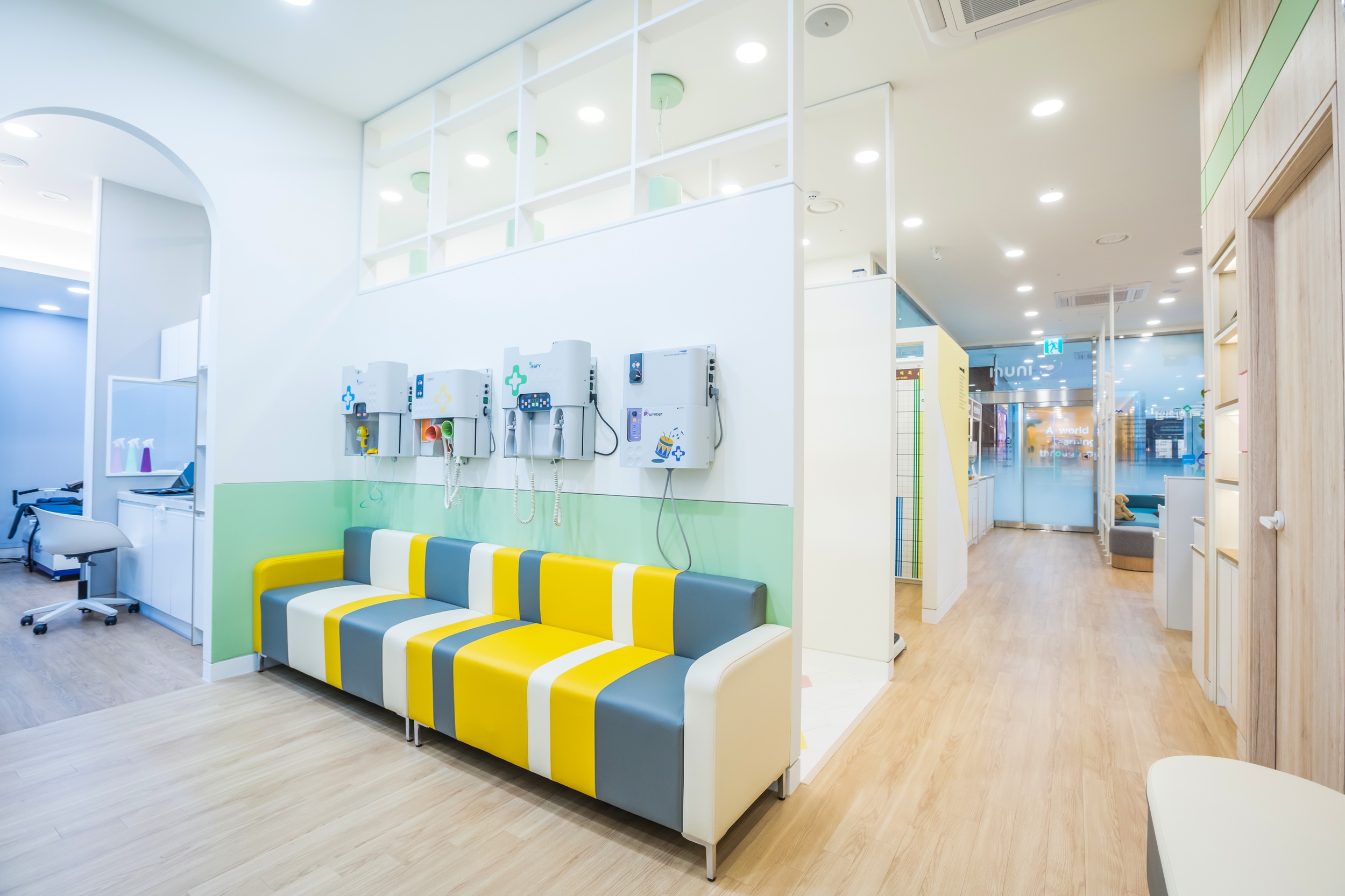 아이들의 숨이 편안해질 수 있도록 호흡기 치료가 진행되는 공간입니다.